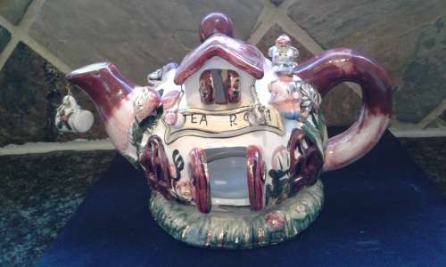 'TEA ROOM ' TEA LIGHT LAMP